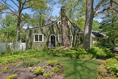 558 Woodlawn Drive, Valparaiso, IN 46385 - Photo 1