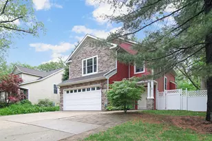 51 Lakeview Dr, Valparaiso, IN 46383 - Photo 1