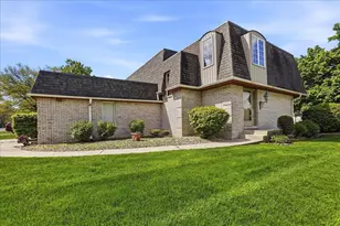 2 Woodhollow Dr, Schererville, IN 46375 - Photo 1
