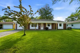 729 Governor Rd, Valparaiso, IN 46385 - Photo 1