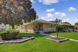 7426 Park Pl, Hammond, IN 46324 - Photo 1