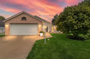 326 Brown Ct, Chesterton, IN 46304 - Photo 1
