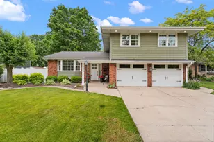 1343 Fran-lin Pkwy, Munster, IN 46321 - Photo 1