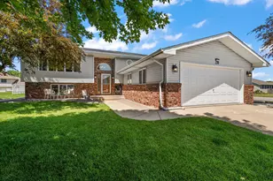 220 Blickview Dr, Schererville, IN 46375 - Photo 1