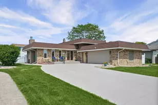 1045 Heather Ln, Munster, IN 46321 - Photo 1
