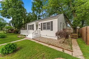 112 Chesterton Blvd, Chesterton, IN 46304 - Photo 1