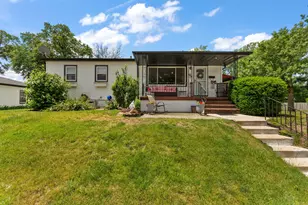 546 N Wheeler St, Griffith, IN 46319 - Photo 1