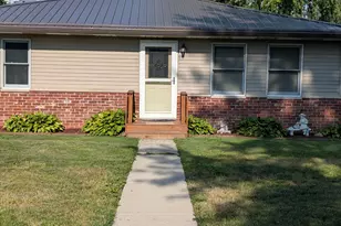 510 S Madison St, Medaryville, IN 47957 - Photo 1
