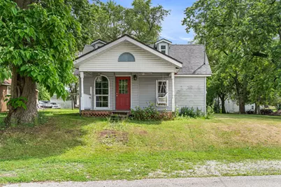 105 E Arlington Avenue, North Judson, IN 46366 - Photo 1