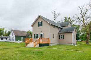 205 W Railroad St, Kentland, IN 47951 - Photo 1
