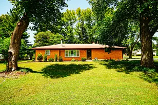 252 Green Acres Dr, Valparaiso, IN 46383 - Photo 1