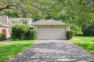 438 Deerpath Dr W, Schererville, IN 46375 - Photo 1