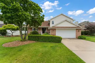 1507 Oak Leaf Dr, Crown Point, IN 46307 - Photo 1