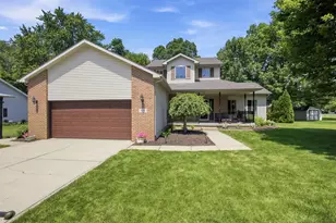 504 Oakwood Dr, Chesterton, IN 46304 - Photo 1