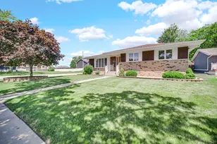 9301 Southmoor Ave, Highland, IN 46322 - Photo 1