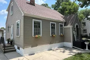 1213 Sycamore St, Crown Point, IN 46307 - Photo 1