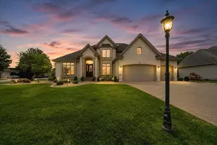 1834 Somerset Dr, Munster, IN 46321 - Photo 1