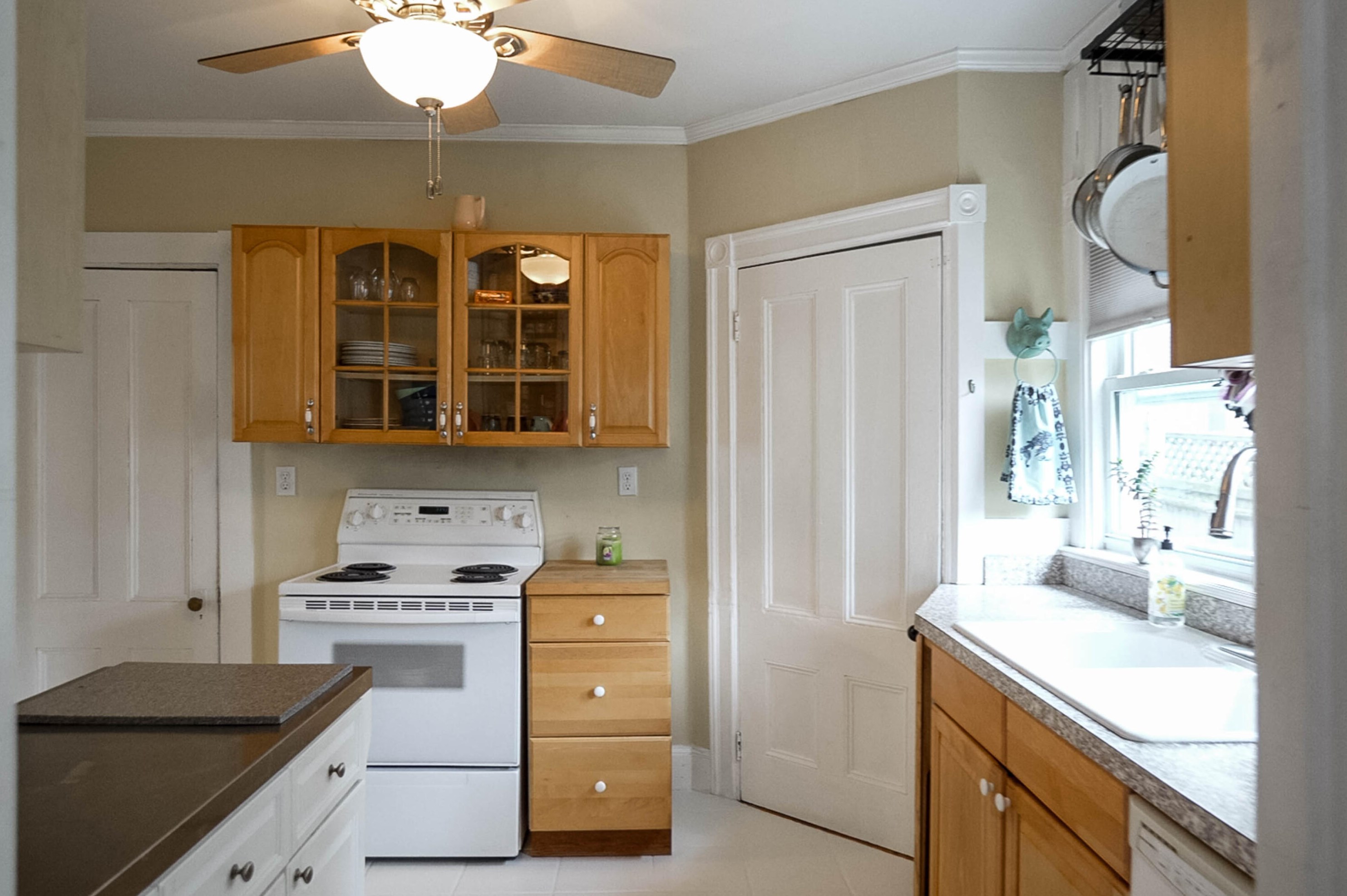 9 Alba St, Portland ME 04103-2503 exterior