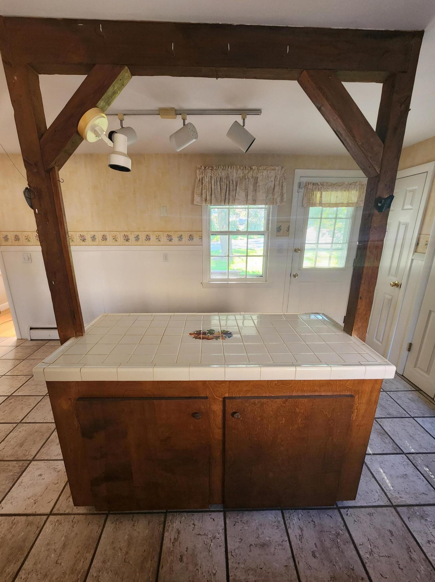 84 Abby Ln, Portland ME 04103-2270 exterior