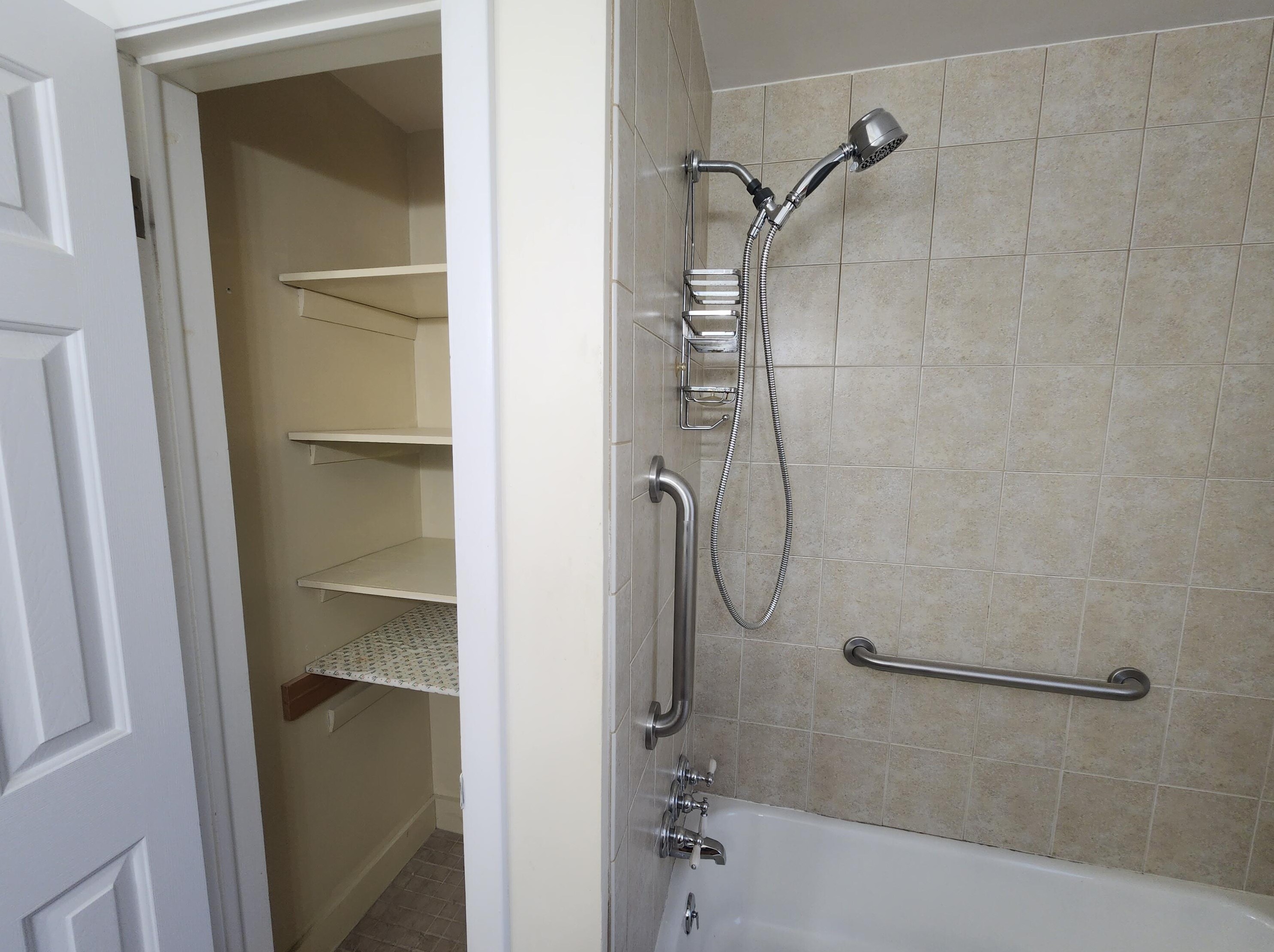 84 Abby Ln, Portland ME 04103-2270 exterior