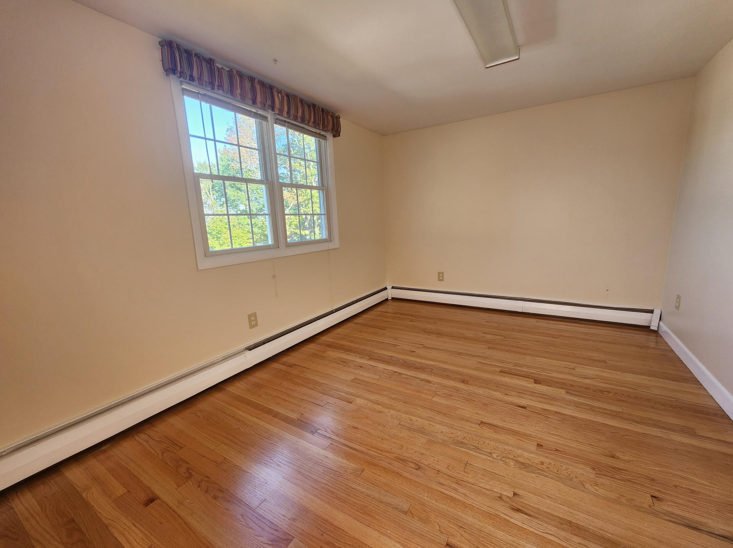 84 Abby Ln, Portland ME 04103-2270 exterior