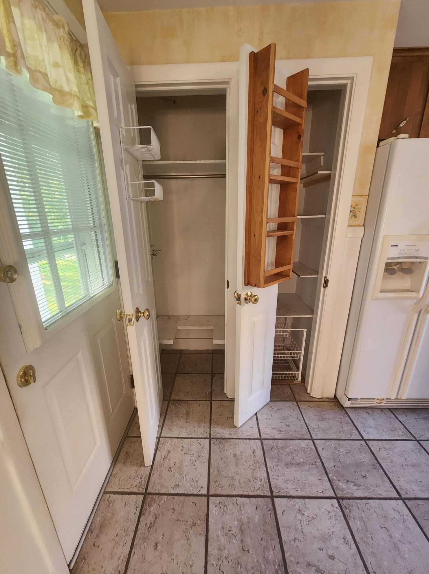 84 Abby Ln, Portland ME 04103-2270 exterior