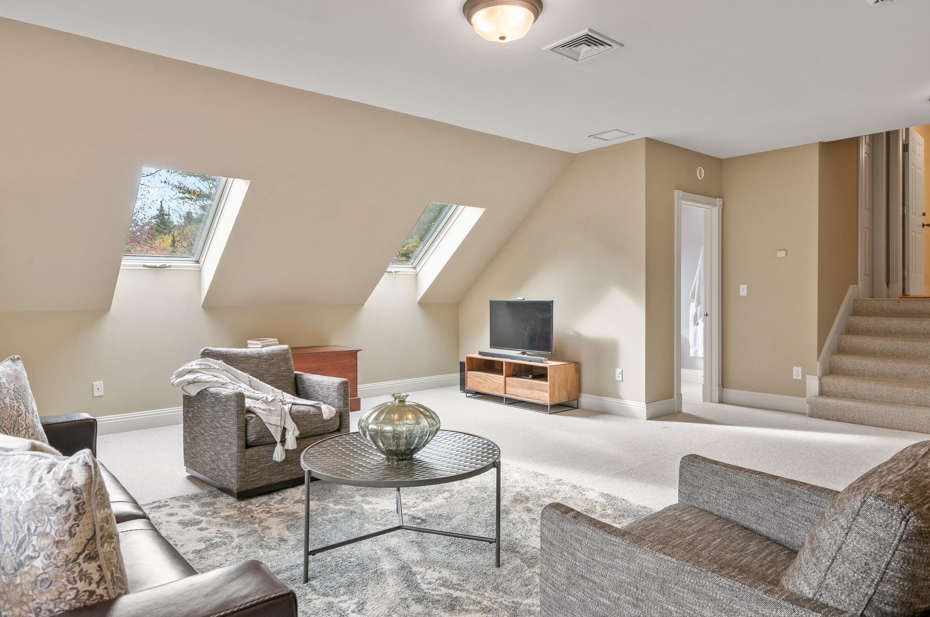 26 Woodlands Dr, Portland ME  04105-1159 exterior