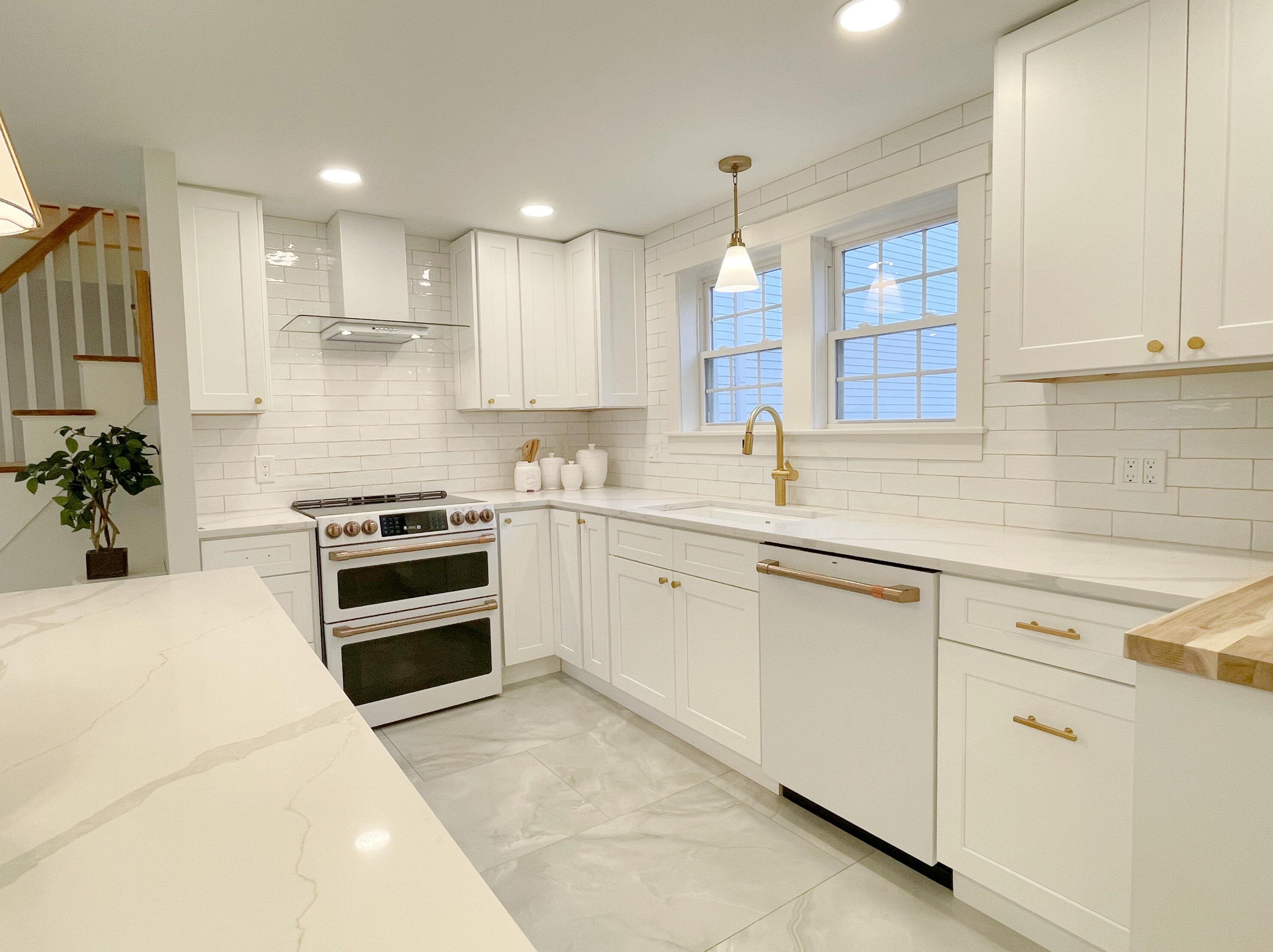 259 Falmouth Rd, Portland ME  04105-2064 exterior