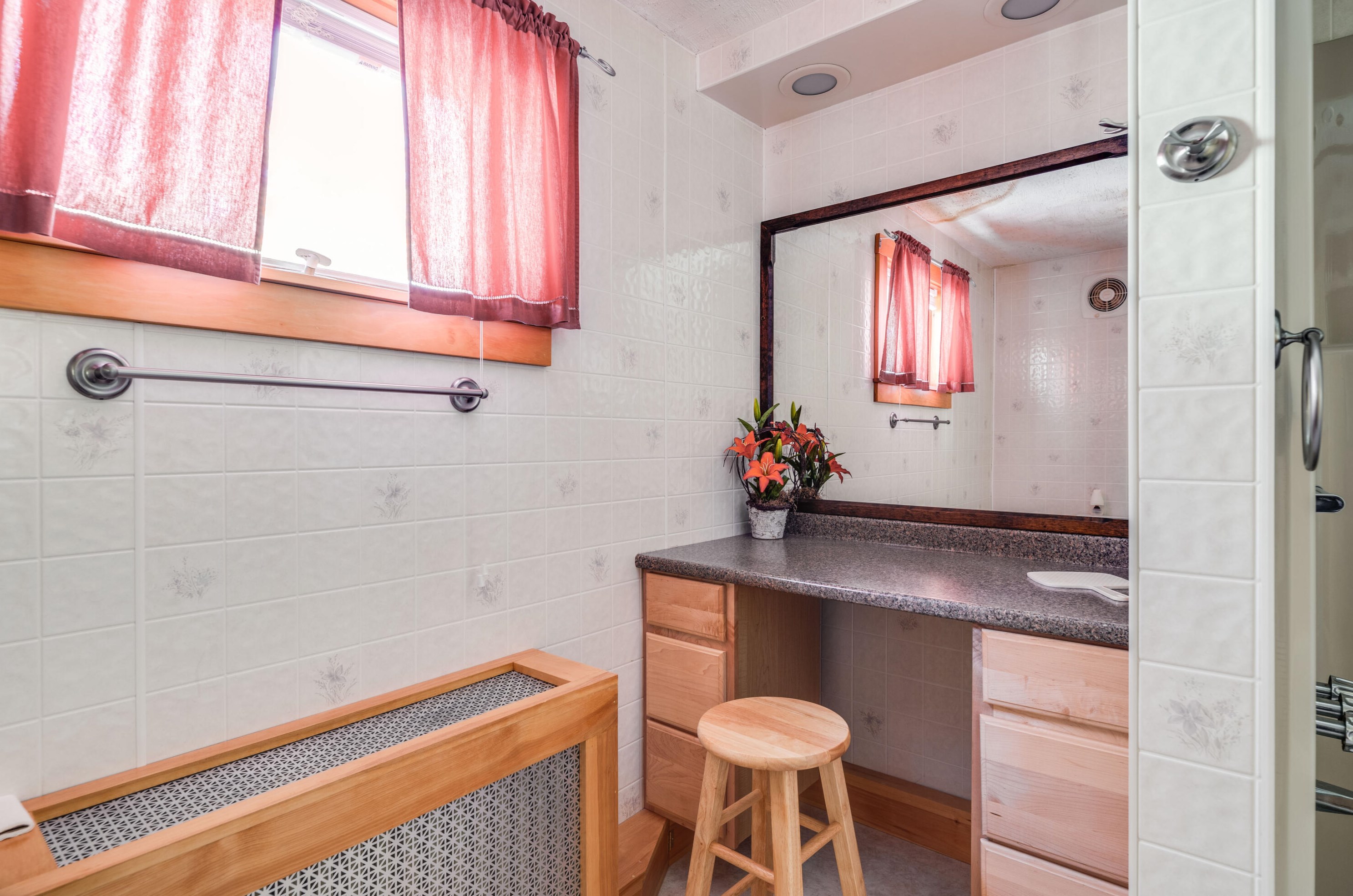 79 Pleasant St, Sebec ME  04426-1239 exterior