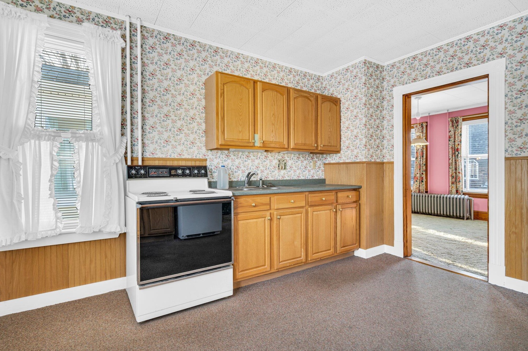 9 Josslyn St, Auburn ME  04210-4434 exterior