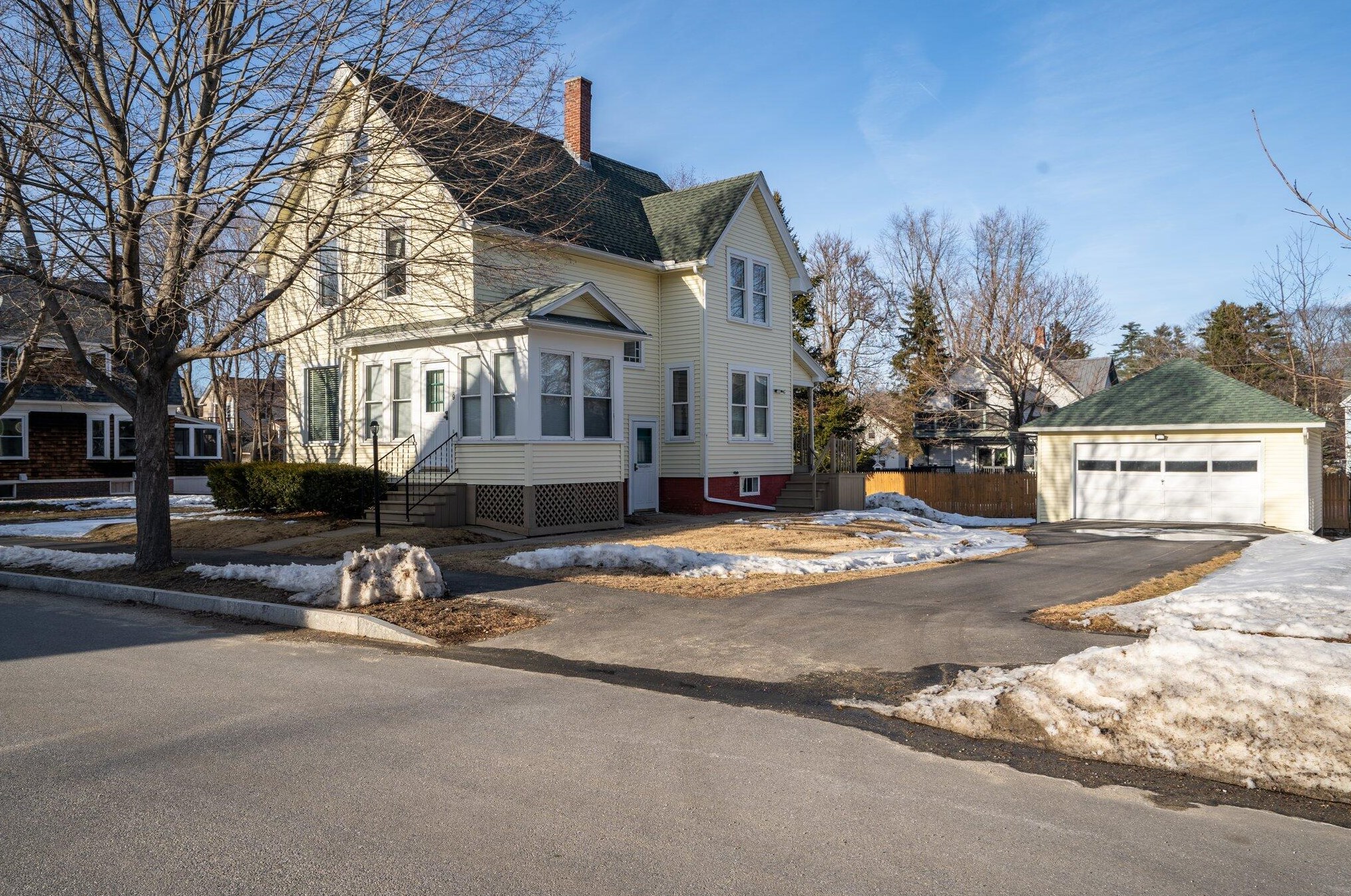 9 Josslyn St, Auburn ME  04210-4434 exterior
