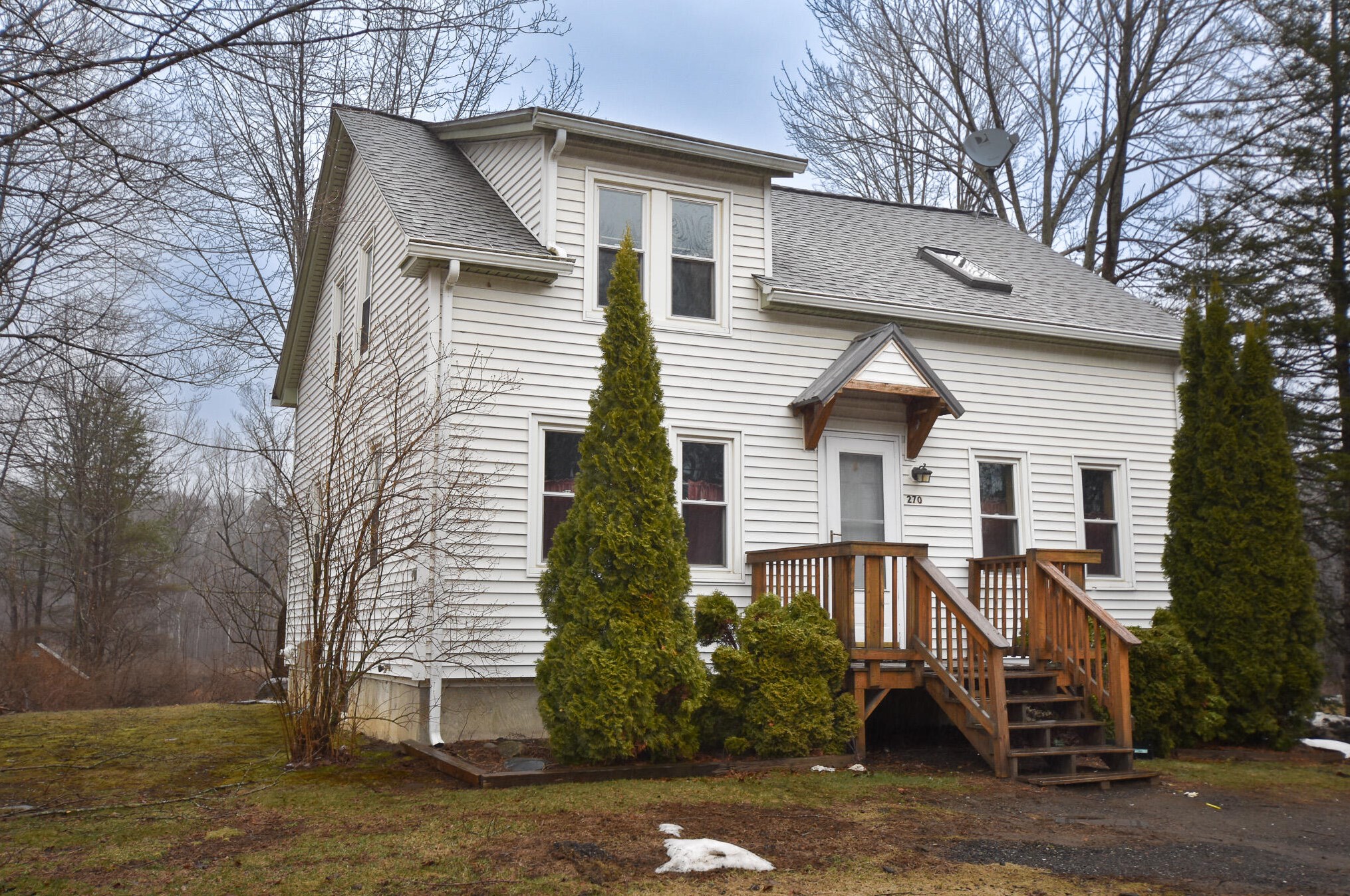 270 Main St, Sebec ME  04426-1243 exterior