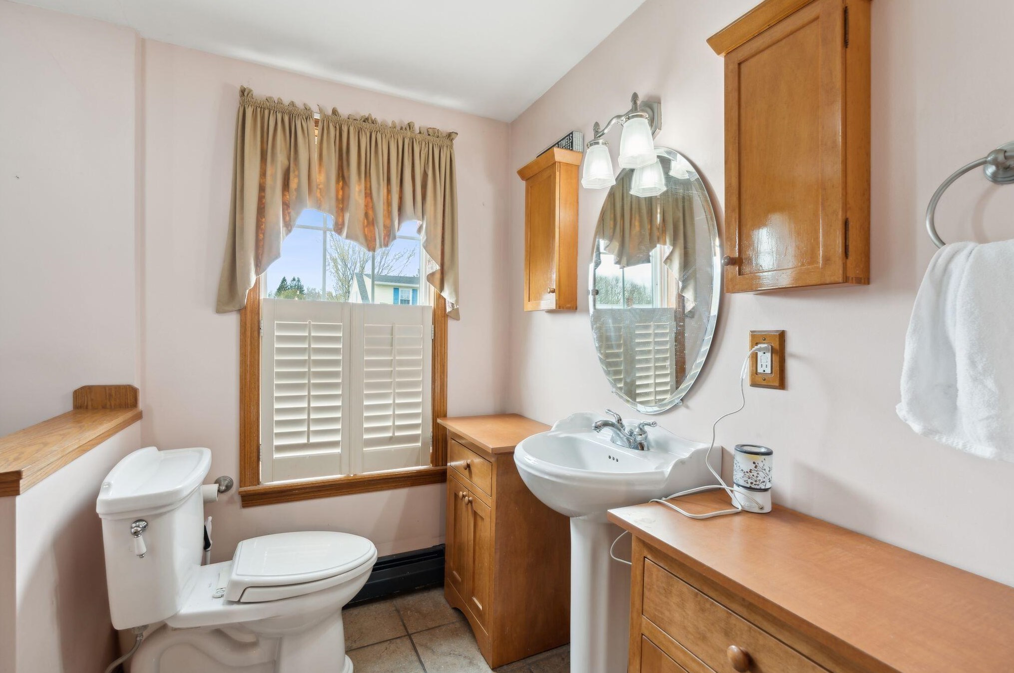 42 Cassell St, Lewiston ME 04240-3919 exterior