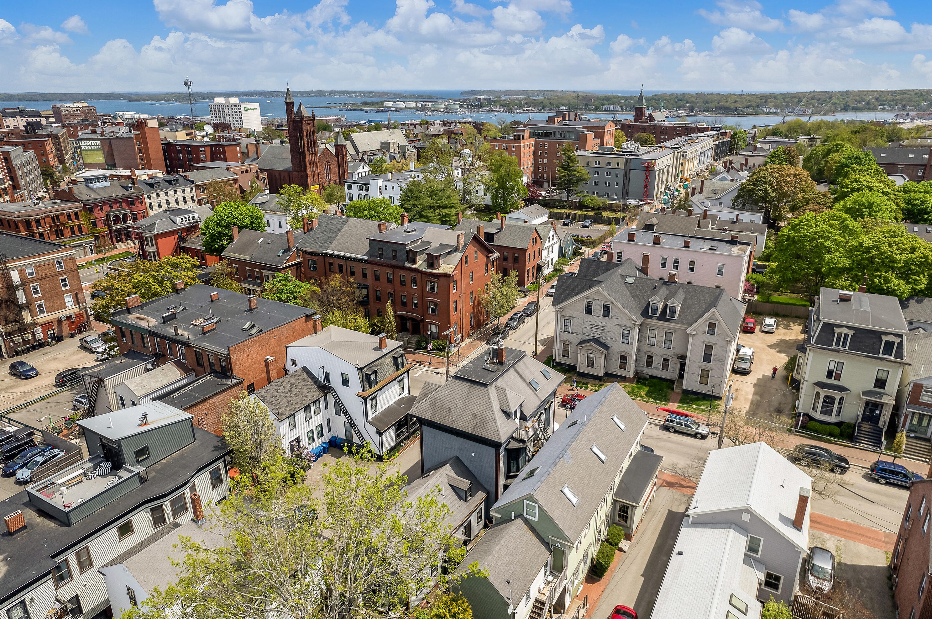 27 Pine St, Portland ME  04106-2115 exterior