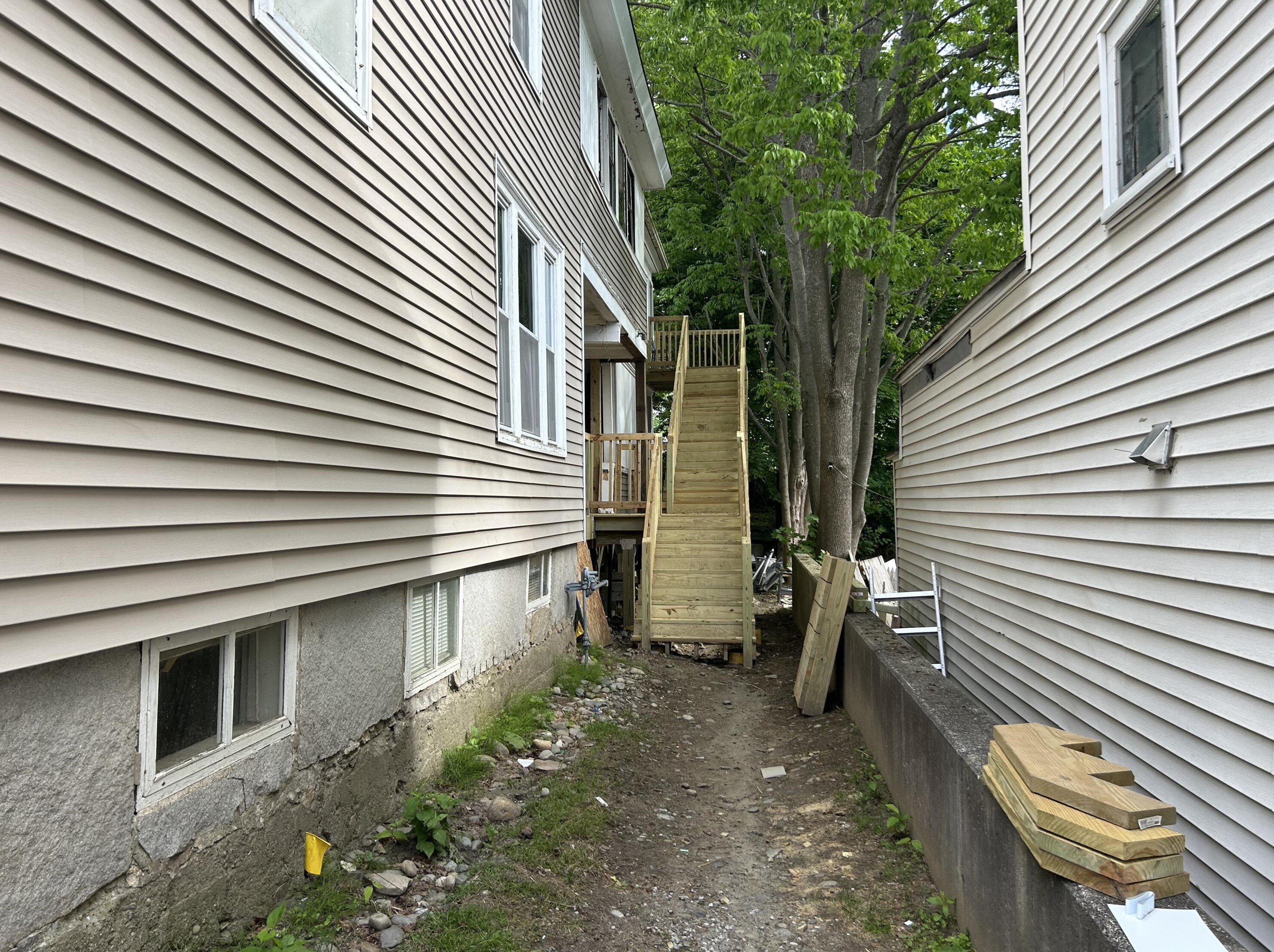 39 Oak St, Augusta, ME 04330