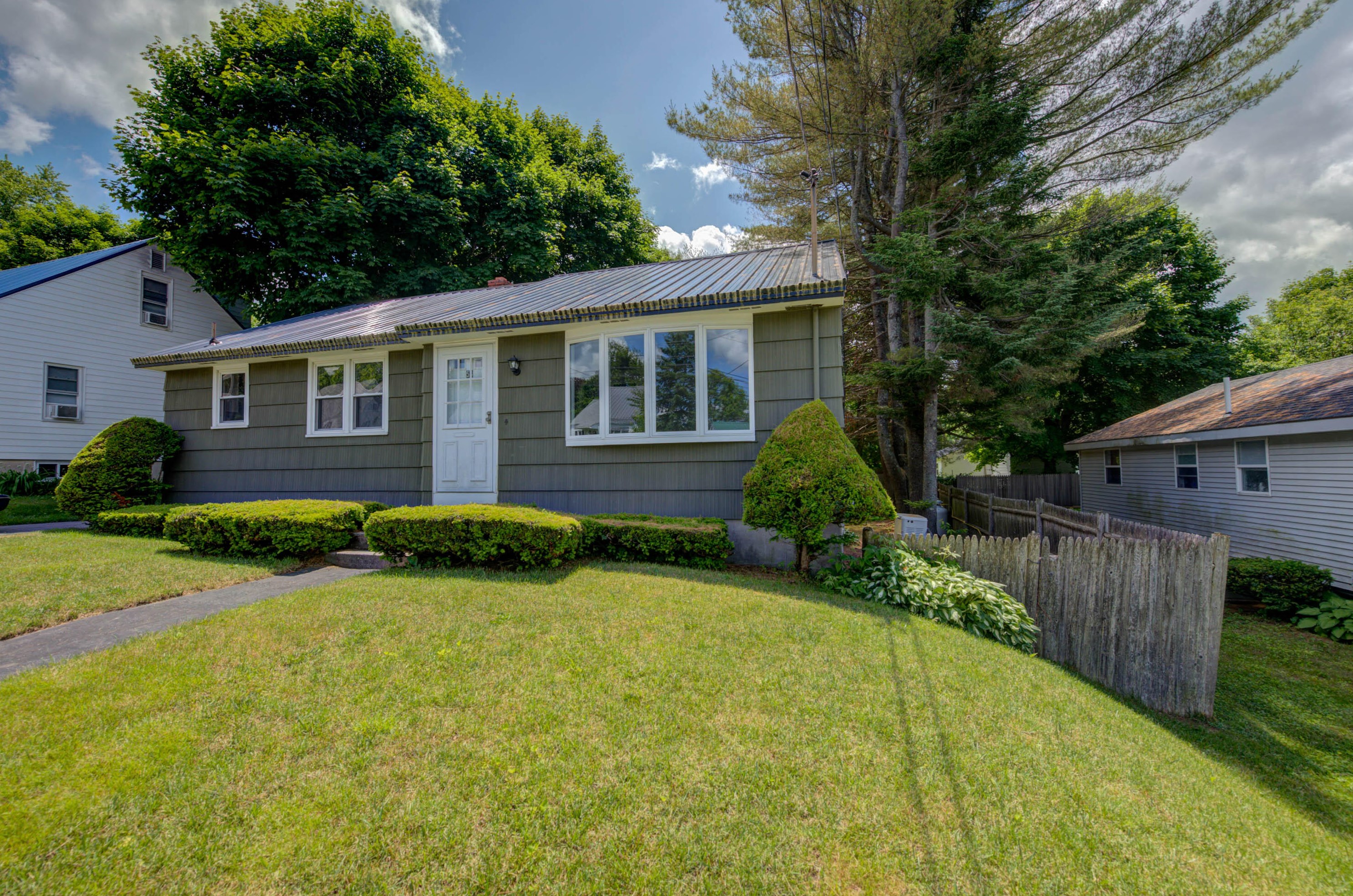 56 Newland Ave, Augusta, ME 04330