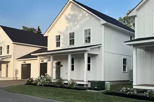 33 Magnolia Ln, Gardiner, ME 04345 - Photo 1