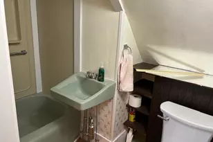 92 Pleasant St, Dover Foxcroft, ME 04426 - Photo 13