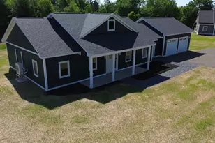 9 Lilac Ln, Houlton, ME 04730 - Photo 3