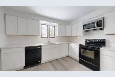 121-123 Oak Hill Road, Auburn, ME 04210 - Photo 3