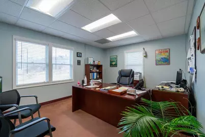 270 Pleasant Street, Rockland, ME 04841 - Photo 17