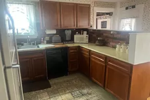 40 Lincoln St, Dover Foxcroft, ME 04426 - Photo 15