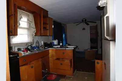 17 Heselton Street, Skowhegan, ME 04976 - Photo 9