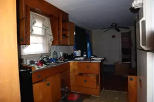 17 Heselton St, Skowhegan, ME 04976 - Photo 9