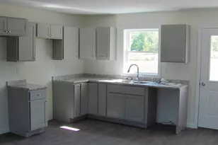 18 Thurlow Ave, Oxford, ME 04270 - Photo 9