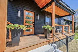 16 Cottage St, Belfast, ME 04915 - Photo 5