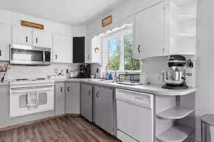 490 Main St, Thomaston, ME 04861 - Photo 9