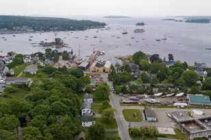 26 Sea St, Boothbay Harbor, ME 04538 - Photo 3