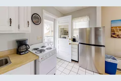 40 E Grand Avenue, Old Orchard Beach, ME 04064 - Photo 19