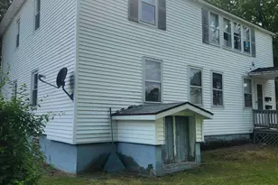 68 Prospect St, Millinocket, ME 04462 - Photo 23